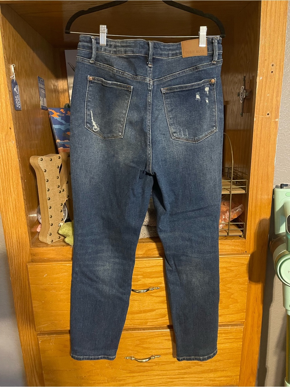 Judy Blue Slim Fit Straight Leg Jeans - Picture 2 of 3